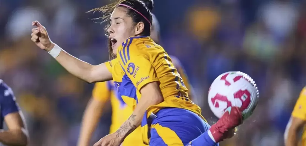 La hidracalida Lizbeth Ovalle hace historia ganando premio Marta de la FIFA