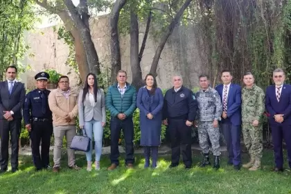 Mesa de Seguridad acuerda reforzar patrullajes navideños en Aguascalientes para proteger a residentes y visitantes ante mayor movimiento económico y afluencia.
