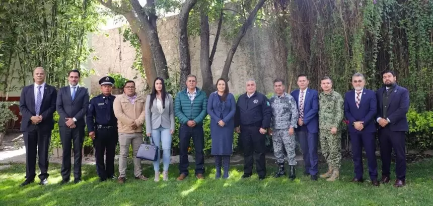 Mesa de Seguridad acuerda reforzar patrullajes navideños en Aguascalientes para proteger a residentes y visitantes ante mayor movimiento económico y afluencia.