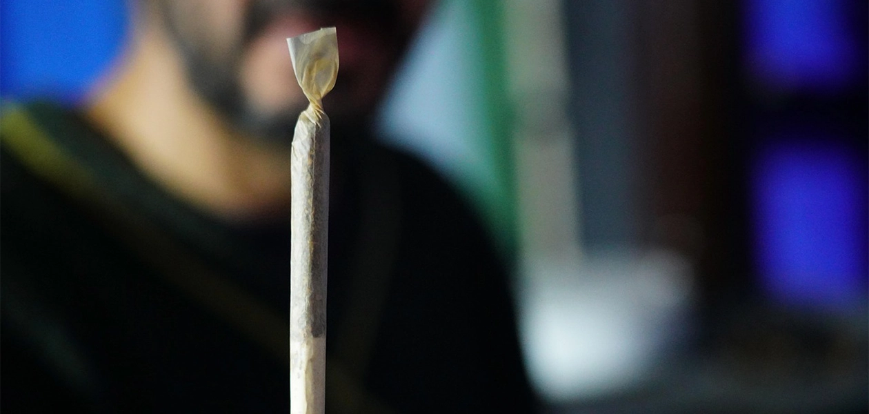 Consumo de drogas y vapeo en México aumentan en adultos mientras adolescentes enfrentan una crisis de salud mental, según la ENCODAT 2025.