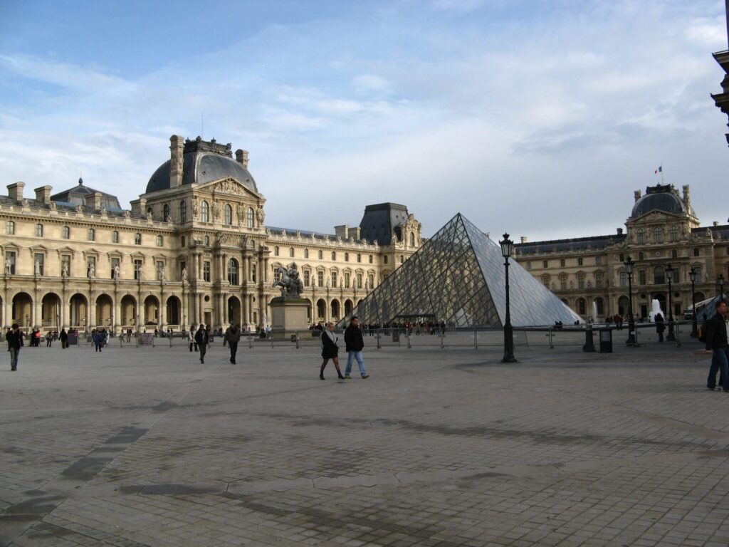 Museo del Louvre robado este 2025