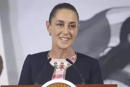 Claudia Sheinbaum rumbo a Washington para asistir al sorteo de la FIFA 2026