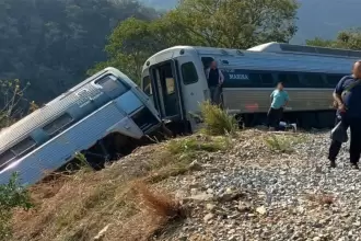 Descarrilamiento del Tren Interoceánico en Oaxaca moviliza a cuerpos de rescate tras el accidente ferroviario