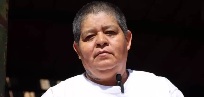 La taxista Martha Lilia Marín destaca en Aguascalientes por su empatía y servicio, recibiendo el reconocimiento “Conductores Gigantes”.