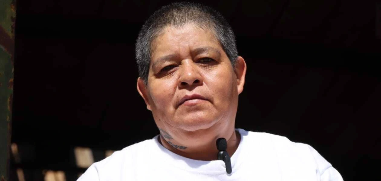 La taxista Martha Lilia Marín destaca en Aguascalientes por su empatía y servicio, recibiendo el reconocimiento “Conductores Gigantes”.
