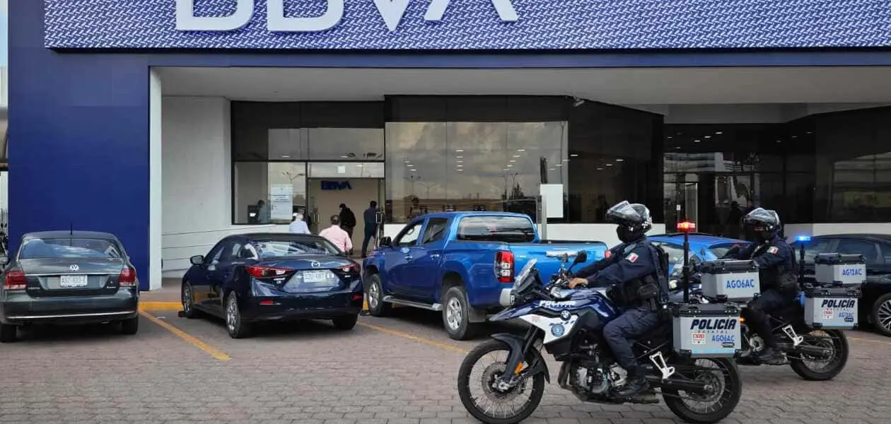 Aguascalientes refuerza seguridad con acompañamiento gratuito para traslado de valores y vigilancia en bancos y cajeros durante la temporada navideña.