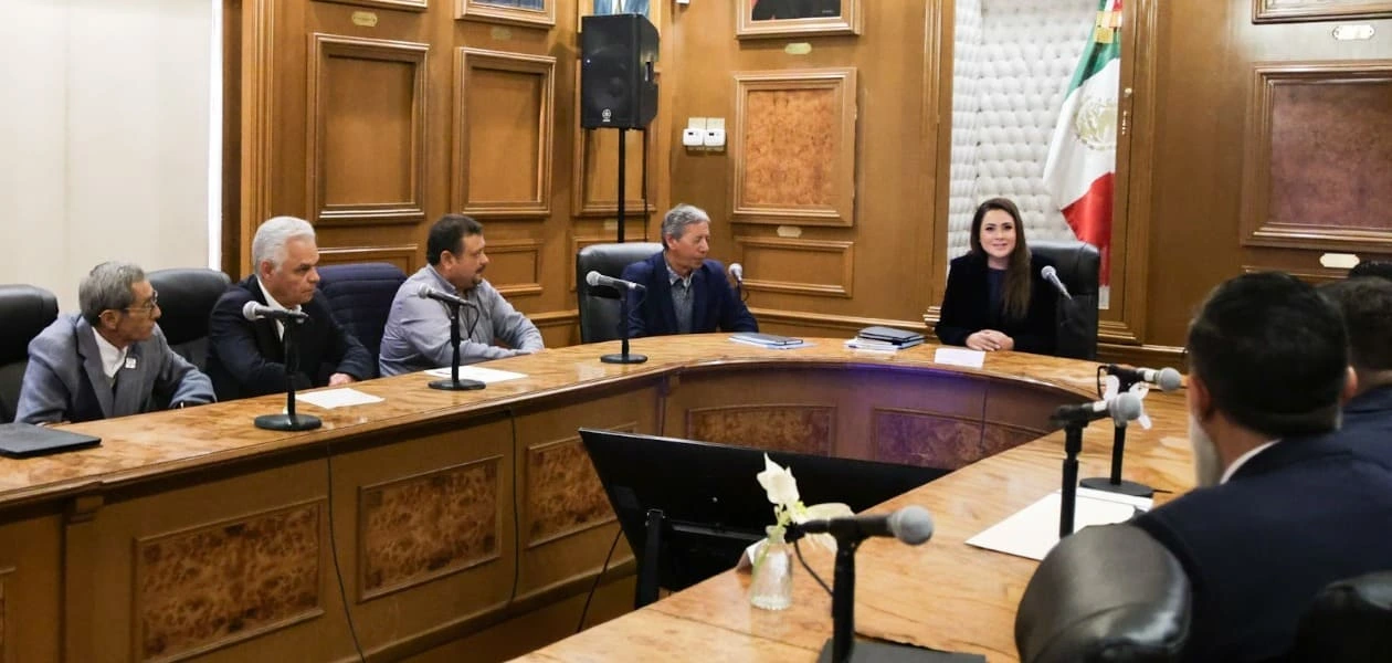 Tere Jiménez revisa con delegados federales estrategias para fortalecer el campo, reforma hídrica y precio garantía de la leche en Aguascalientes.