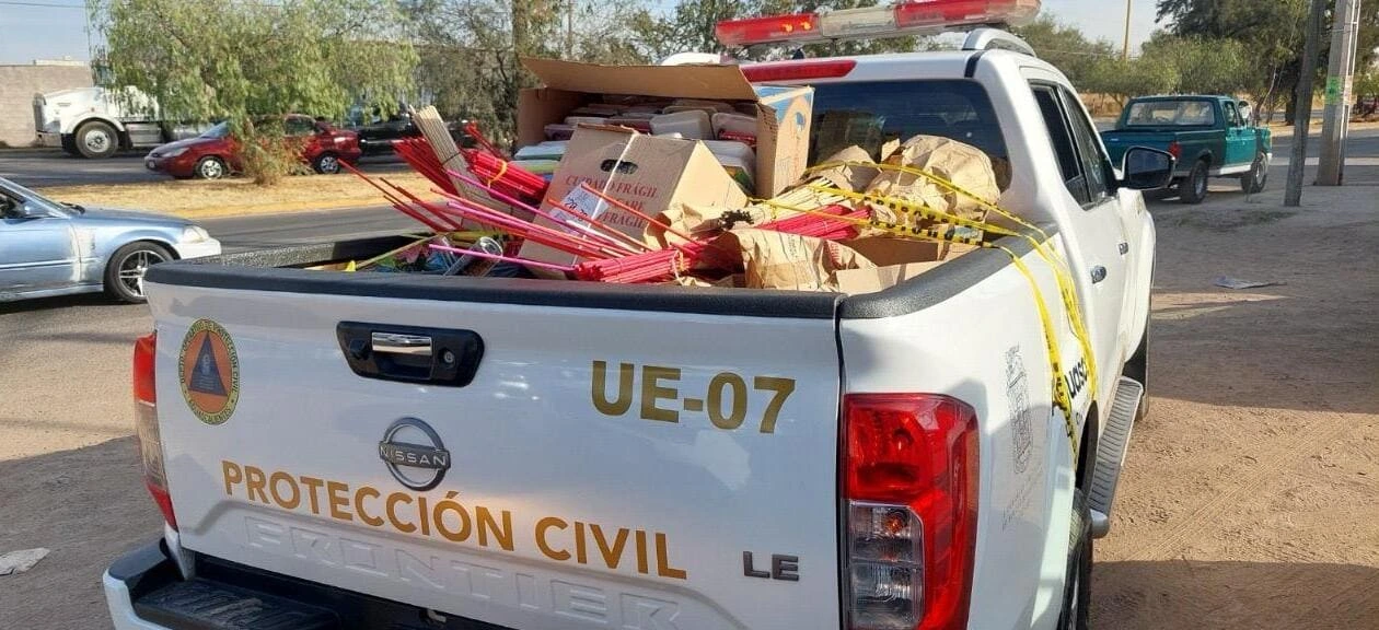 Aguascalientes inicia el Operativo Cometa 2025 para retirar pirotecnia no autorizada, prevenir accidentes y reforzar la seguridad durante la temporada decembrina.