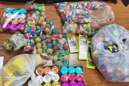 Aguascalientes implementa el Operativo Cometa 2025 para retirar pirotecnia no autorizada, reforzar operativos y prevenir accidentes en la temporada navideña.