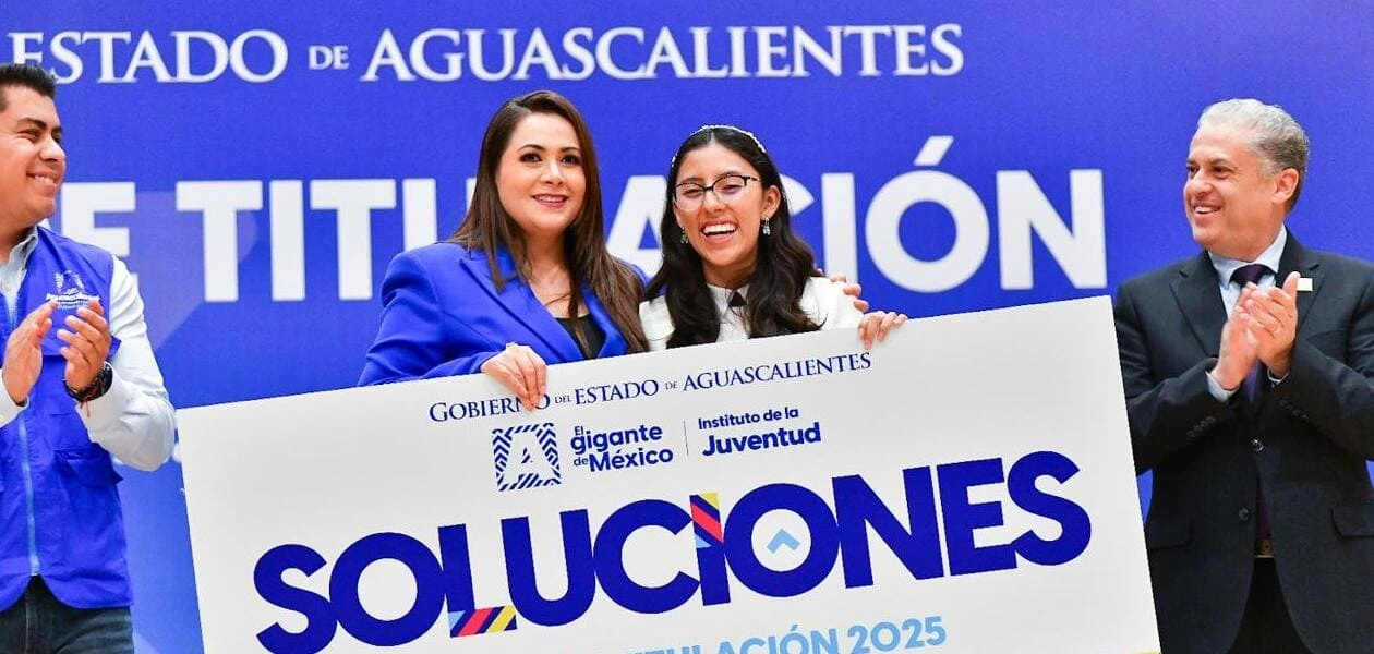 Tere Jiménez entrega 1,000 becas de titulación y reafirma el compromiso con jóvenes que concluyen su formación profesional en el segundo semestre de 2025.