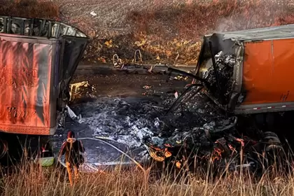 Accidente entre tráileres en el Libramiento Sur-Poniente de Aguascalientes deja unidades calcinadas
