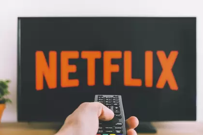 Nueva ley federal regula suscripciones digitales y protege a consumidores de cobros automáticos.