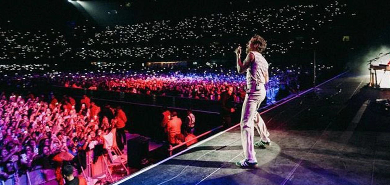Ir a ver a Harry Styles en México exhibe la brecha entre el salario mínimo y el costo real del entretenimiento.