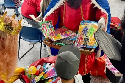Celebración de reyes en México con rosca y juguetes encarecidos por inflación y aranceles en 2026