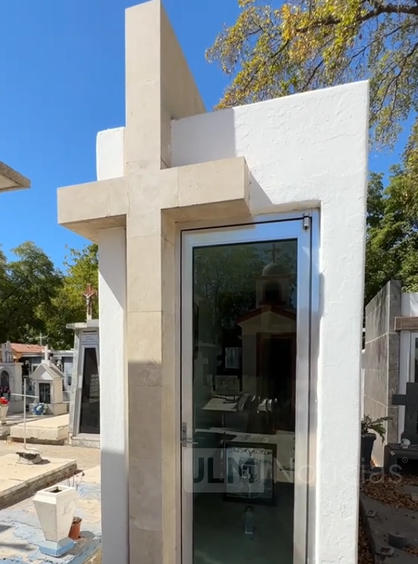 Tumba de Lamberto Quintero