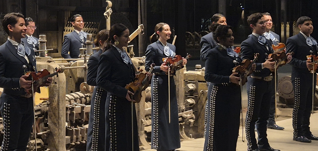Mariachi "Mi nombre es México".