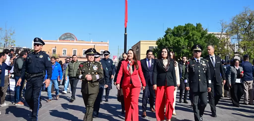 Tere Jiménez reafirma en el Día de la Bandera que Aguascalientes defenderá su tranquilidad y seguirá siendo tierra de paz.