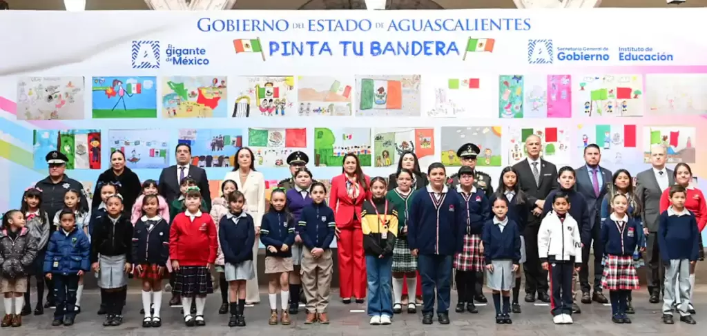 En el Día de la Bandera, Tere Jiménez reafirma que Aguascalientes es referente nacional de seguridad y continuará como tierra de paz.