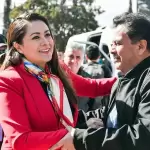 Gobierno de Aguascalientes coordina el regreso de familias varadas en Jalisco; Tere Jiménez las recibe tras operativo con Ejército mexicano.