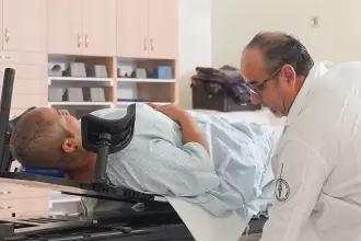 Aguascalientes fortalece la lucha contra el cáncer con acelerador lineal, 24 mil quimioterapias y mastógrafos de alta tecnología en hospitales públicos.