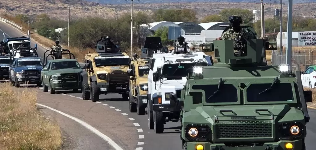 Operativos coordinados mantienen carreteras seguras en Aguascalientes con Blindaje Aguascalientes, Puertas de Seguridad y helicóptero Fuerza Uno.