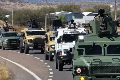Operativos coordinados mantienen carreteras seguras en Aguascalientes con Blindaje Aguascalientes, Puertas de Seguridad y helicóptero Fuerza Uno.