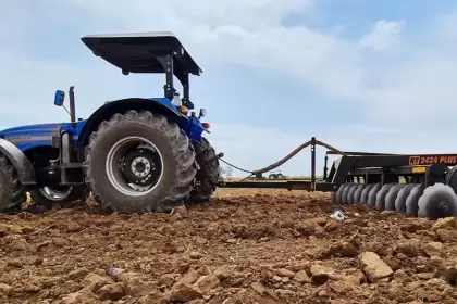 Productores del campo en Aguascalientes podrán recibir hasta 100 mil pesos para adquirir implementos agrícolas mediante programa de Sedrae.