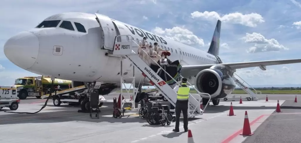 Volaris abrirá rutas desde Aguascalientes a Puebla y Puerto Vallarta con tres frecuencias semanales a partir de junio de 2026.