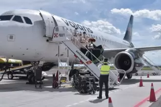 Volaris abrirá rutas desde Aguascalientes a Puebla y Puerto Vallarta con tres frecuencias semanales a partir de junio de 2026.