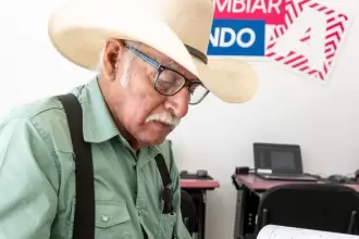 INEPJA ofrece primaria y secundaria gratis en Aguascalientes para mayores de 15 años, con modalidades flexibles y asesoría en 58 plazas comunitarias.