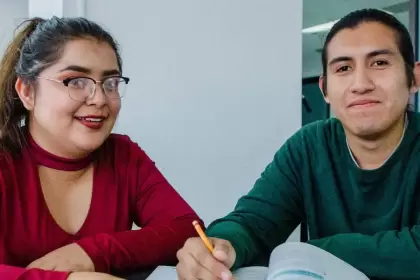 INEPJA abre inscripciones para terminar primaria o secundaria gratis en Aguascalientes. Educación flexible para mayores de 15 años.