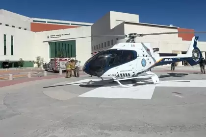 SSPE realiza traslado aeromédico en helicóptero Fuerza 1 a paciente con quemaduras al Centro Médico Nacional de Occidente.