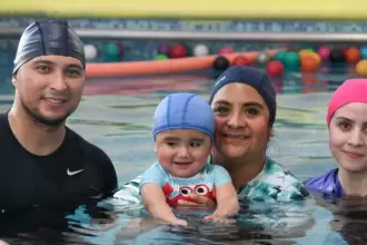 Niño de Aguascalientes con braquicefalia congénita muestra avances tras terapias y apoyo del DIF Estatal y autoridades.