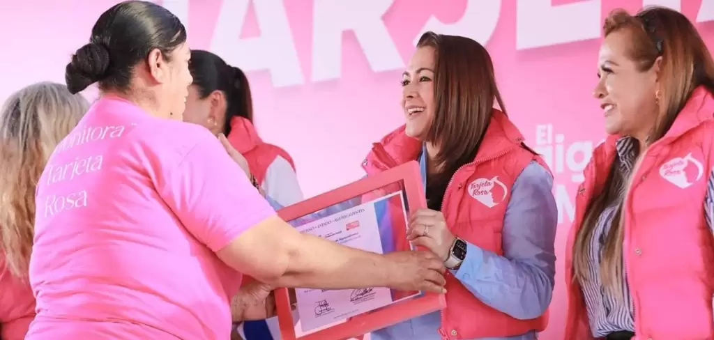 Tere Jiménez fortalece la Tarjeta Rosa en Pabellón de Arteaga y reafirma el apoyo a las mujeres con políticas de autonomía económica.