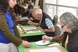 La historia de Margarita demuestra cómo el taller de pintura del Centro Gerontológico del DIF Estatal impulsa bienestar en adultos mayores.