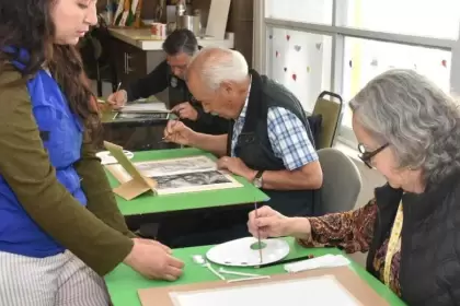 La historia de Margarita demuestra cómo el taller de pintura del Centro Gerontológico del DIF Estatal impulsa bienestar en adultos mayores.