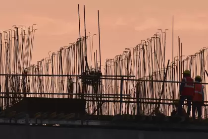 Aprueban jornada laboral de 40 horas, sin 2 días de descanso 