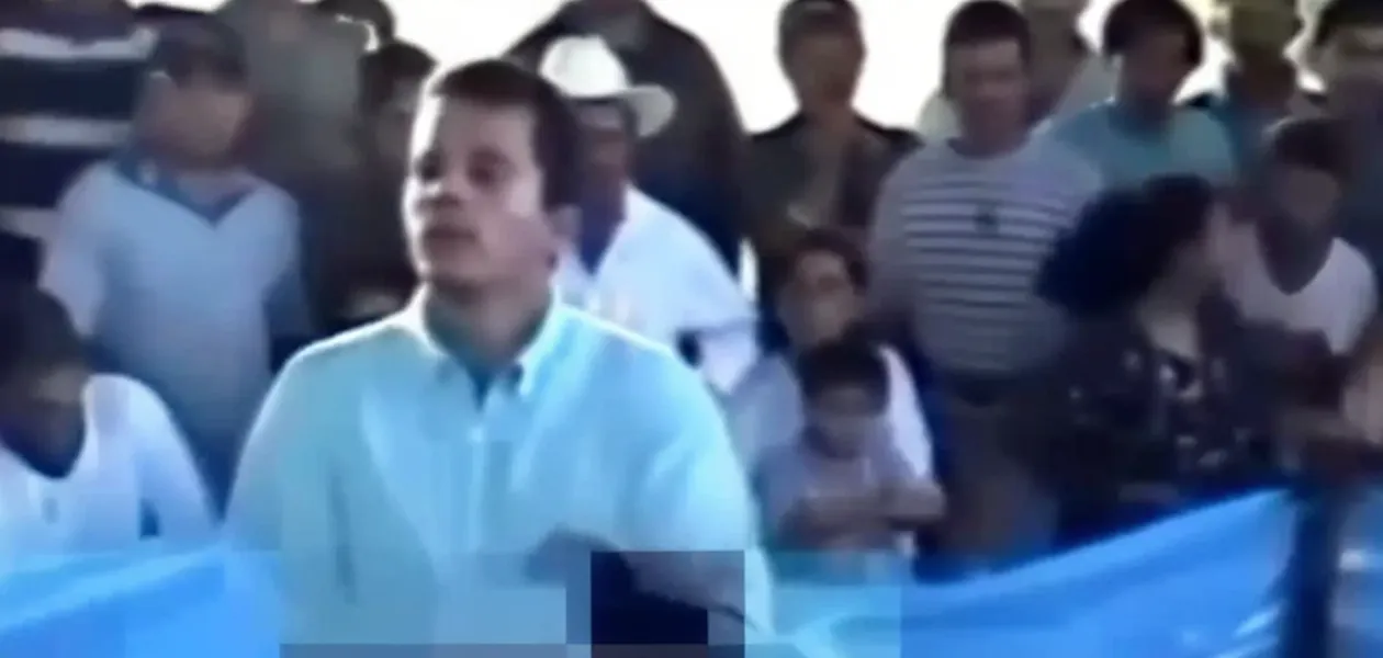 “El Mencho” en una pelea de gallos