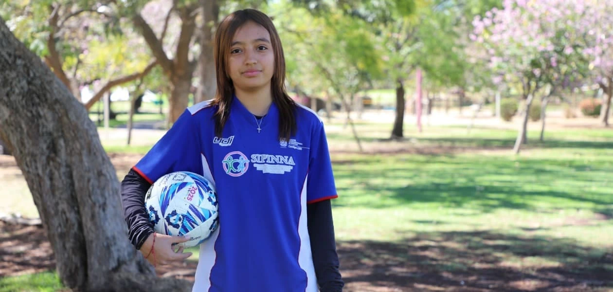 Evelyn Dayali entrena en la Casa del Adolescente para llegar a Centellas del Necaxa y Chivas; combina futbol y estudios en Aguascalientes.