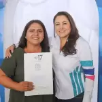 Tere Jiménez entrega 150 escrituras en Jesús María y brinda certeza jurídica a familias de Las Flores I y II tras más de 20 años.