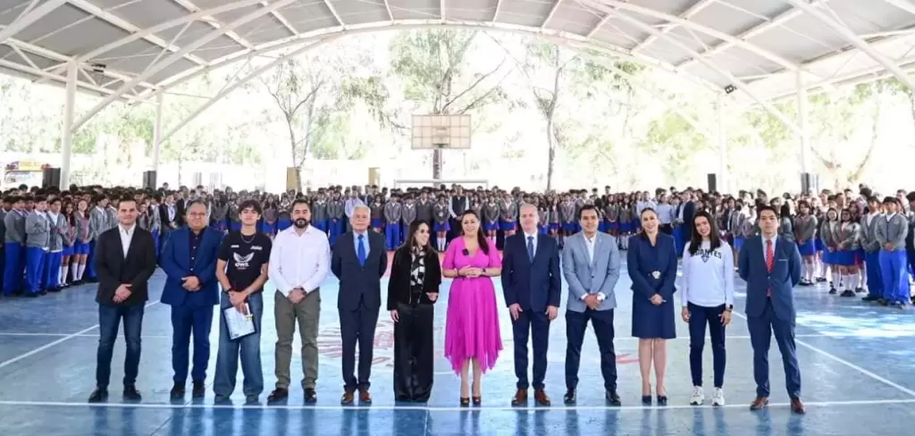 Tere Jiménez inauguró un Laboratorio de Inteligencia Artificial en el CECyTEA de Rincón de Romos.