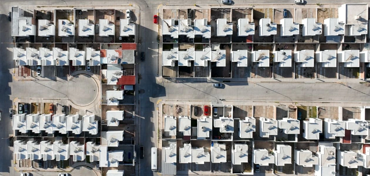 El IVSOP publicará primeras listas para acceder a vivienda en Aguascalientes; el registro en línea sigue abierto y las casas muestra estarán listas en mayo.