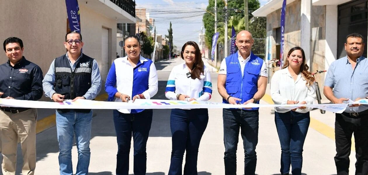 Tere Jiménez entregó nuevas calles con concreto hidráulico en Pabellón de Arteaga.