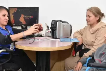 El DIF Estatal entregó credenciales con beneficios a personas con discapacidad en Calvillo.