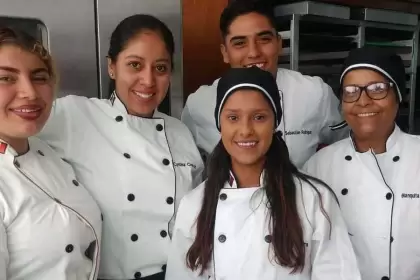 Cynthia Chávez creó su negocio de repostería en Aguascalientes gracias a cursos del ICTEA y capacitación constante.