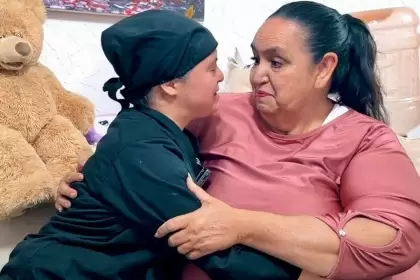 Andrea Nahomi, atleta paralímpica de Aguascalientes, suma 75 medallas y combina el deporte con el emprendimiento en repostería.