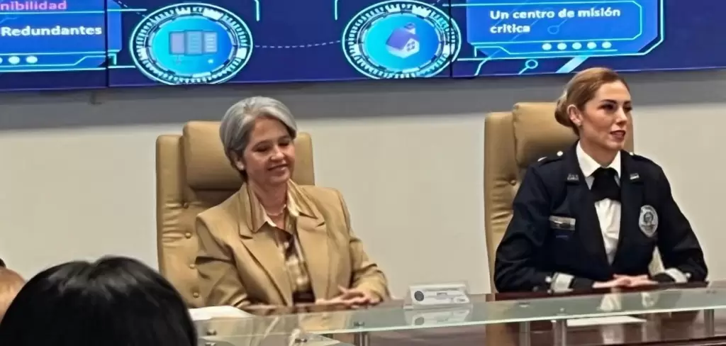 Empresarias visitan el C5i de Aguascalientes y conocen tecnologías y acciones para fortalecer la seguridad de las mujeres.