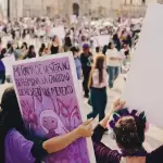 8M Aguascalientes se llena de pancartas y consignas contra los hombres y la violencia de género / Foto tomada por Valeria Linares