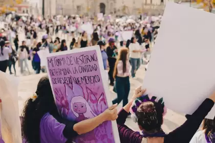 8M Aguascalientes se llena de pancartas y consignas contra los hombres y la violencia de género / Foto tomada por Valeria Linares