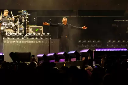 Entre cumbia y desamor, Bryndis por Siempre conecta con el público en el Foro de las Estrellas